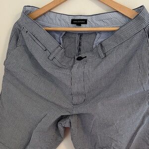 Banana Republic Men's Black and White Patterned Shorts
stain on left pocket